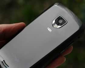 Samsung Droid Charge Supports Induction Charging